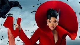 美國知名饒舌歌手卡蒂B（Cardi B）被前保全Emani Ellis指控施暴。（圖／翻攝自x）