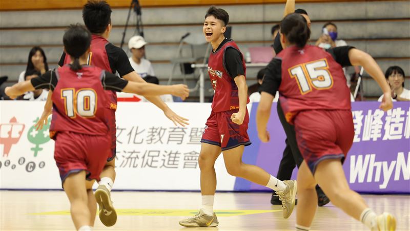 普門高中何玟恩逆轉絕殺3分球，率隊以67：66險勝永平高中。（圖／主辦單位提供）