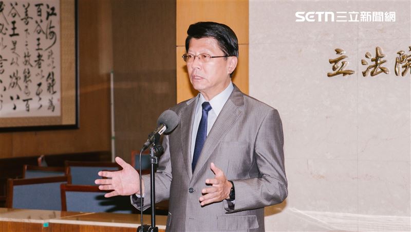 國民黨立委謝龍介喊話台南市民讓他當4年市長，「讓你懷念40年！」（圖／記者楊士誼攝影）