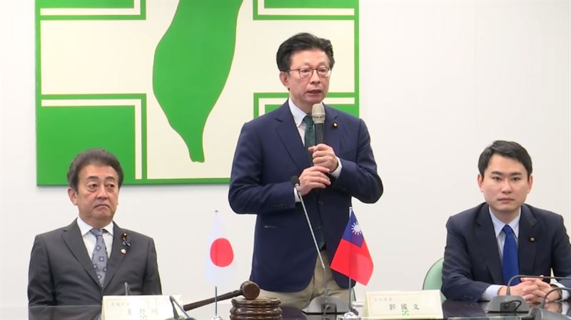 民進黨國際部今（3）日上午舉辦「2025 民主進步黨-自由民主黨『台日外交‧防衛政策』2 2會談」，包括民進黨立委郭國文、陳冠廷，以及自民黨眾議院議員星野剛士、岩田和親與會。（圖／翻攝畫面）