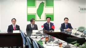 民進黨國際部今（3）日上午舉辦「2025 民主進步黨-自由民主黨『台日外交‧防衛政策』2 2會談」，包括民進黨立委郭國文、陳冠廷，以及自民黨眾議院議員星野剛士、岩田和親與會。（圖／翻攝畫面）
