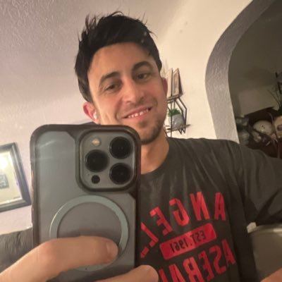 尼可拉斯&middot;布勞恩（Nicholas Braun）於周末因酒駕遭警方逮捕入獄。（圖／翻攝自X）