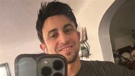 尼可拉斯·布勞恩（Nicholas Braun）於周末因酒駕遭警方逮捕入獄。（圖／翻攝自X）