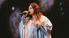 家家驚喜與文慧如夢幻聯動，首度同框合唱新歌〈再見那個誰〉（圖／相信音樂提供）