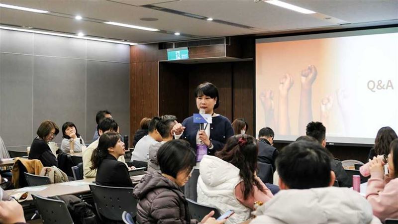 ESG 浪潮席捲全球，DEI 多元共融策略學院院長林秋雯聚焦探討企業如何落實DEI，從根本改善職場永續文化。（圖／凱西的職場溫度計粉專提供）