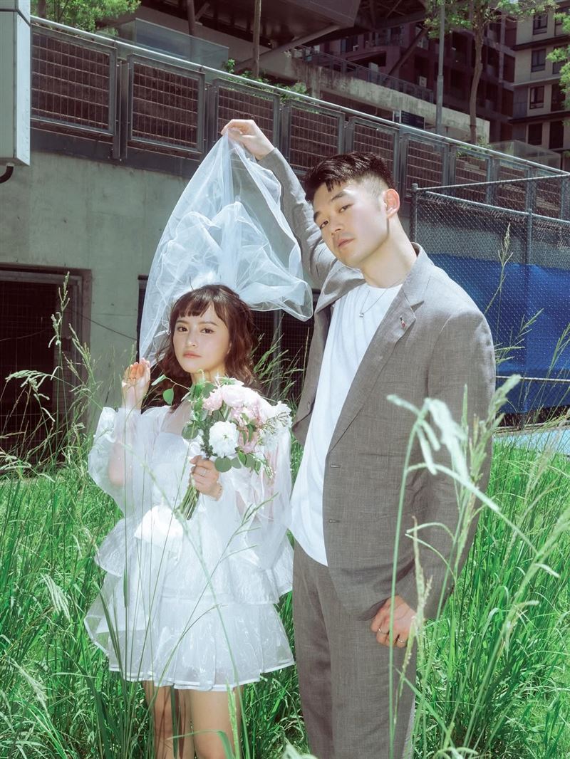 王齊麟（右）和陳詩媛宣布結婚，小倆口正享受新婚甜蜜期。（圖／翻攝自王齊麟IG）