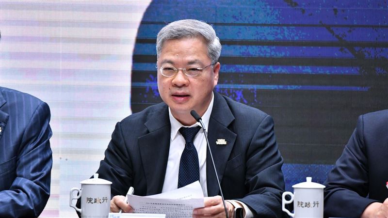 龔明鑫提出三大拯救對策。（圖／行政院提供）