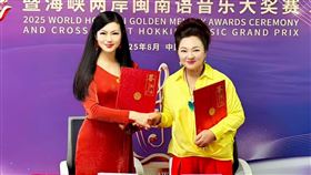 白冰冰(右)、陳飛攜手希望發掘更多優秀的閩南語歌手。（圖／長興影視提供）