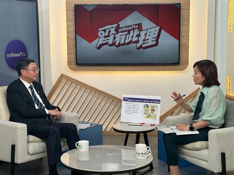 行政院長卓榮泰接受Yahoo TV網路節目《齊有此理》專訪。（圖／Yahoo TV網路節目《齊有此理》提供）