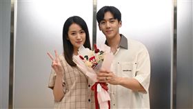 《黑白原來是真的》順利殺青，主演葛兆恩（左起）、紀成澔、夏和熙、孫恪傑帥氣亮相。（圖／結果娛樂提供）