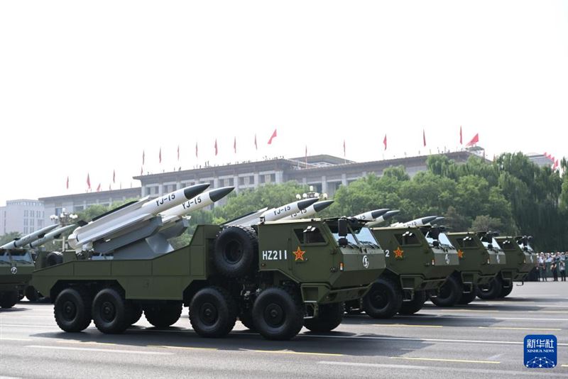 中国九三阅兵展现强大武力。 （图/翻摄自新华网）