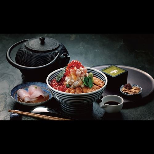日本東京名店「日本橋海鮮丼 辻半」傳出，位於台北SOGO復興館的門市已結束營業。（圖／翻攝自日本橋海鮮丼 辻半官網）