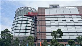 台中新光三越、全新招牌