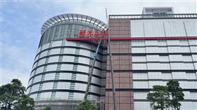 台中新光三越、全新招牌