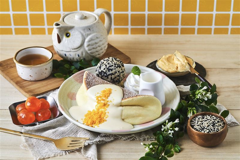 金沙芝麻冰淇淋鬆餅,售價380元。(圖/品牌業者提供)