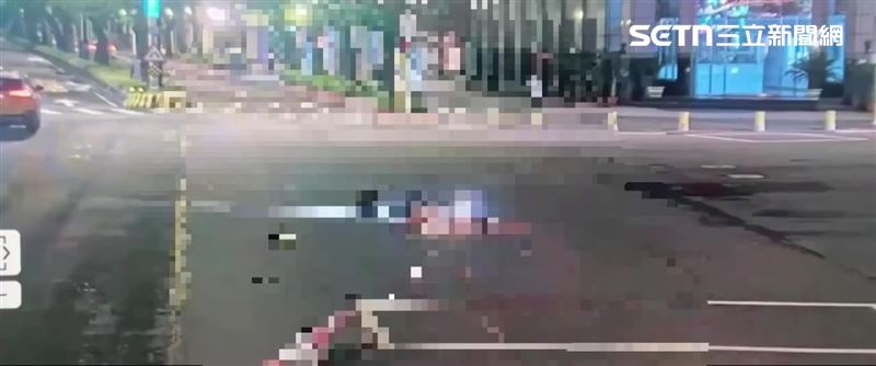 北市陳男酒後闖紅燈穿約馬路遭林姓男大生機車追撞慘亡。（圖／翻攝畫面）