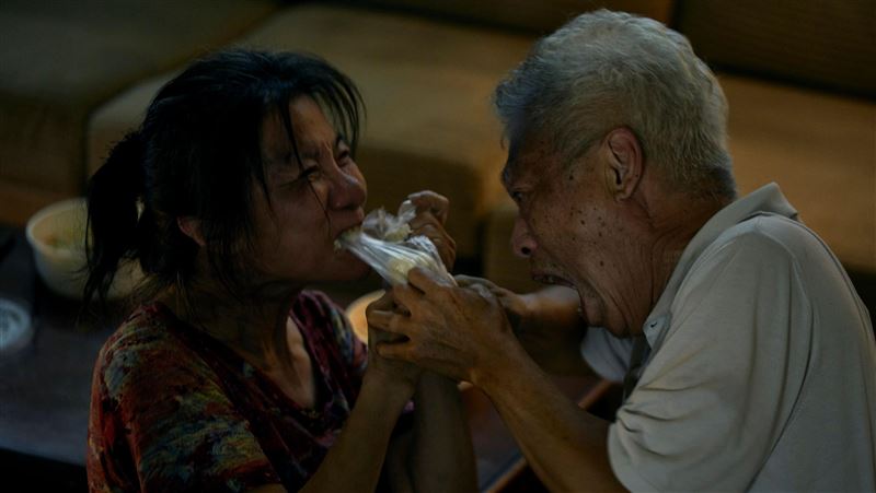 男星悲慘童年…父母搶饅頭「塑膠袋也啃」