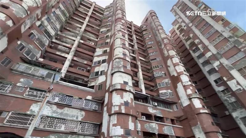 這一棟大樓過去外牆常有磁磚掉落，近期剛完成6000萬的外牆拉皮
