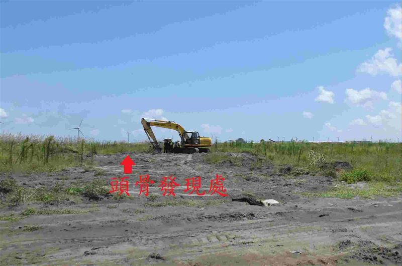 彰化一名男子離家失聯，家屬憂心愛子去向，怎料最後他的骸骨在工地被挖出。（圖／翻攝畫面）