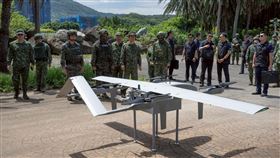 賴總統視導漢光　陸用監偵無人機亮相國軍「漢光41號」實兵操演進入第7天，總統賴清德15日前往新北八里視導相關單位演練情況，軍方展示海軍採購的陸用型監偵無人機。（總統府提供）中央社記者吳書緯傳真　114年7月15日