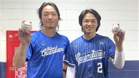 富邦悍將鈴木駿輔本季首勝、林澤彬生涯首轟。（圖／翻攝自富邦悍將臉書）