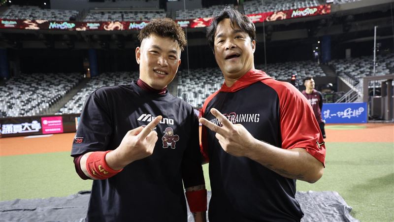 樂天桃猿林泓育和林智勝曾是6年隊友。（圖／味全龍提供）