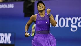 大坂直美美國網球公開賽女單8強，以6：4、7：6（3）、直落二擊敗捷克好手穆霍娃（Karolina Muchova），睽違5年再闖美網4強。（圖／美聯社／達志影像）