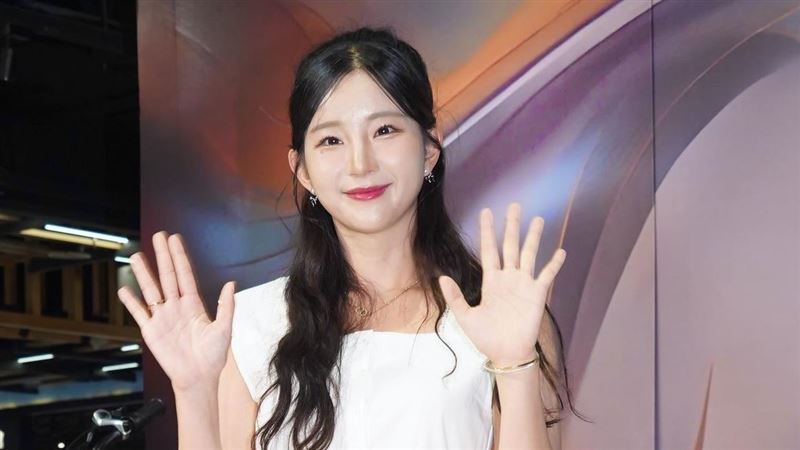 啦啦隊女神交好李雅英　來台加盟內幕曝光