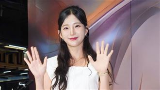啦啦隊女神交好李雅英　來台加盟內幕曝光