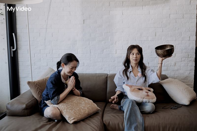 蔡健雅（右）來台定居近20年，自剖真實原因：人生低潮期。（圖／台灣大哥大MyVideo、三立提供）