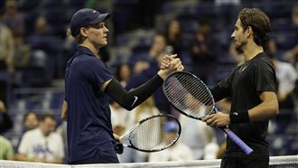 義大利內戰不手軟　球王辛納26連勝闖4強