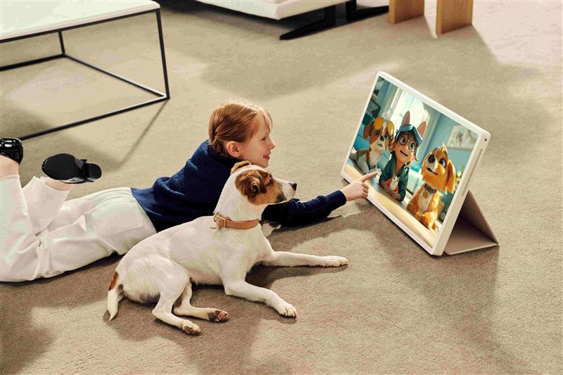 LG StanbyME 2螢幕可自由拆下,化身大型平板使用。(圖/品牌業者提供)