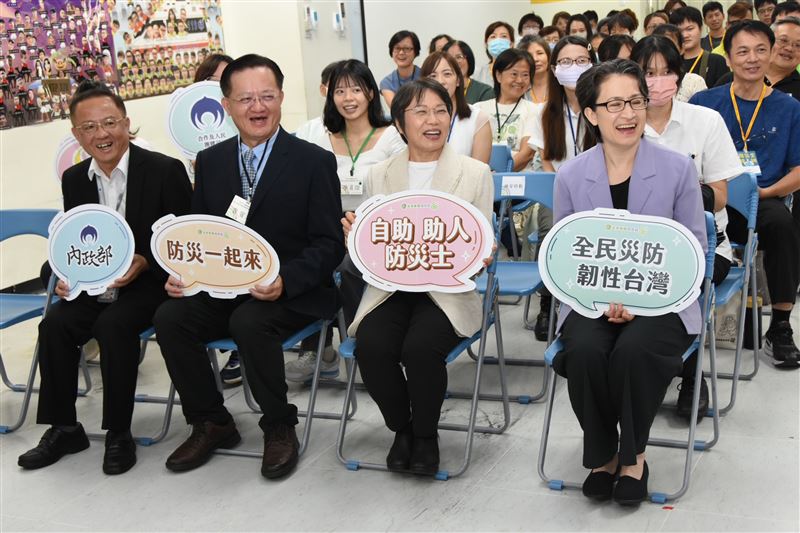 台灣主婦聯盟生活消費合作社今（4）日舉辦首場「114年度防災士培訓融入合作教育」，副總統蕭美琴也到場勉勵。(圖/內政部提供)