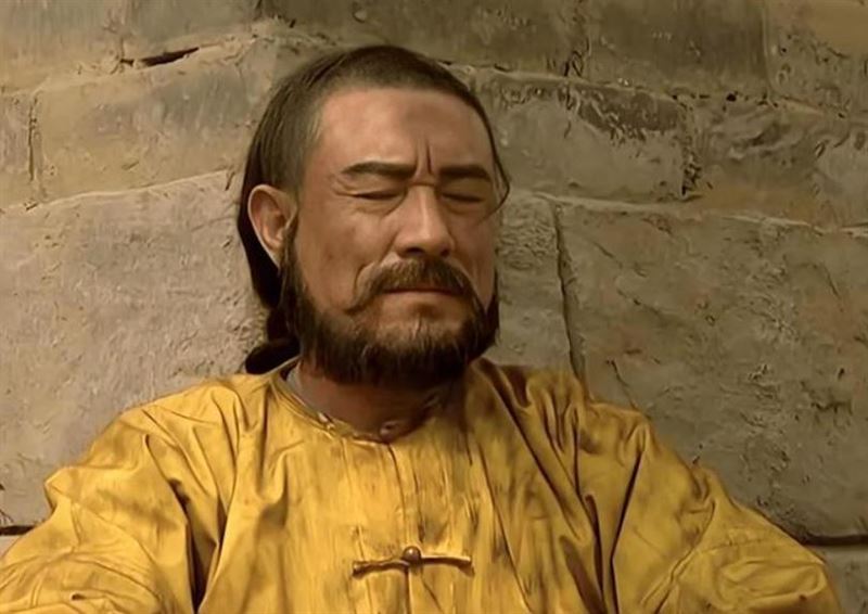 年羹堯軍功赫赫、權傾西北，卻因驕縱失禮，最終在獄中賜死。（影視示意圖／翻攝自微博）
