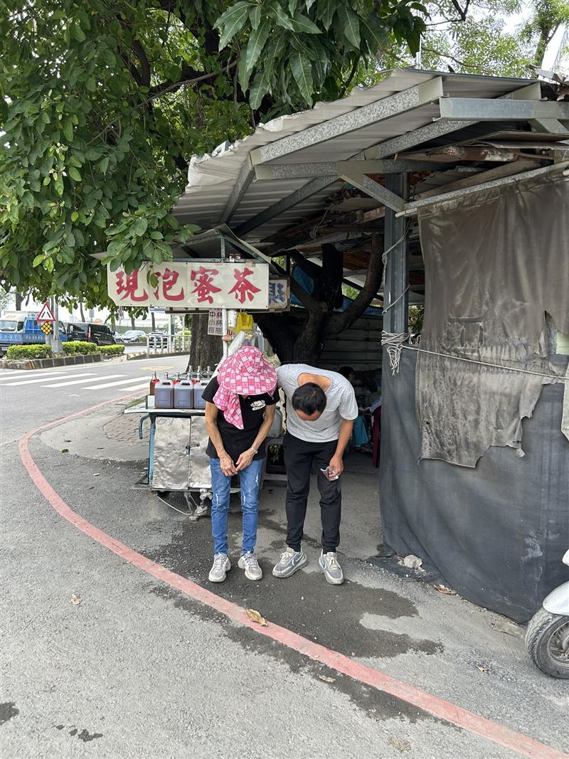 高雄現泡蜜茶攤將歇業。（圖／翻攝自高雄大小事）