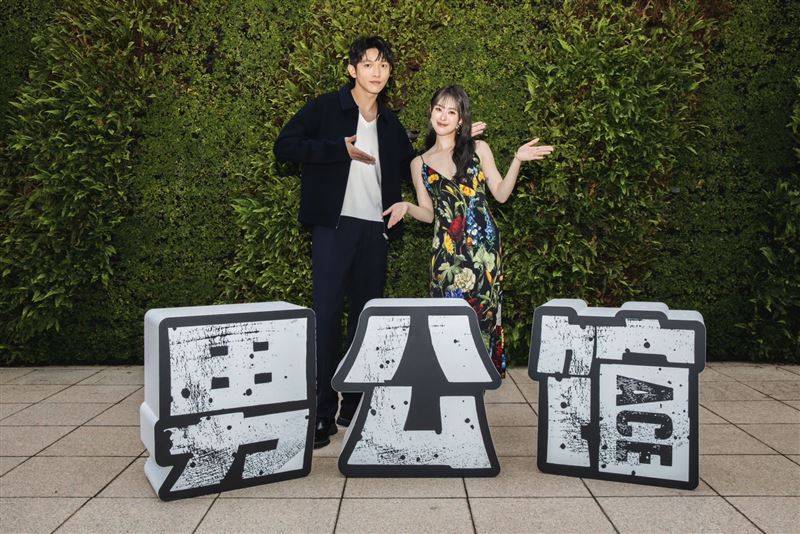 林輝瑝（左）、邱偲琹出席《男公館》試映會。（圖／達騰娛樂提供）