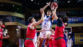 台灣U16男籃終場以97：90擊敗黎巴嫩，睽違10年後再闖進8強，接下來將跟強敵日本爭奪4強門票。。（圖／翻攝自FIBA官網）