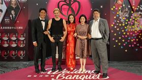 （左起）Will Jay, Matt Shingledecker, 閻奕格,苗可麗,羅北安。（圖／華文環球藝術娛樂提供）