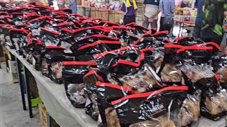 中元節超渡嬰靈　地藏王廟排2800隻雞腿山