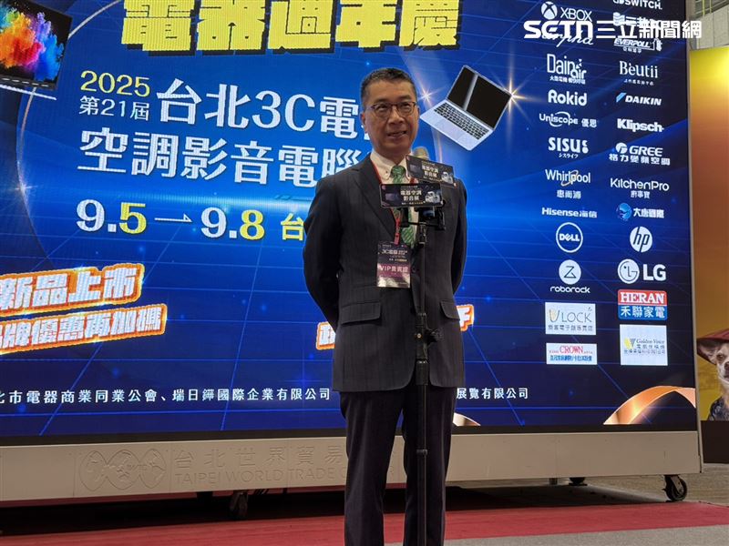 民進黨秘書長徐國勇出席「台北3C展」受訪。（圖／記者劉秀敏攝影）