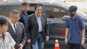 ▲高等法院審理「三中案」開庭，距離一審判決無罪已有近4年時間，馬英九再次現身法院出庭。（圖／翻攝畫面）