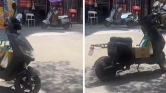 好兄弟沒體驗過？機車沒人騎在街上轉圈