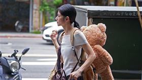 李千娜新歌邀請黃奇斌合唱。（圖／環球音樂提供）