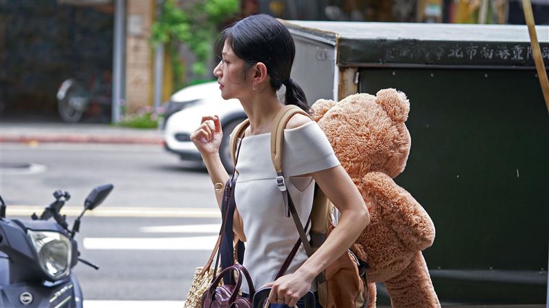 李千娜新歌邀請黃奇斌合唱。（圖／環球音樂提供）