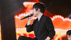 五月天《回到那一天》演唱會，第一場張國璽擔任嘉賓。（圖／相信音樂提供）