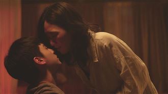 林依晨新片談禁忌戀　吳可熙灌威士忌親熱