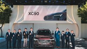 林裕凱、林傳凱傻傻分不清楚？台灣Volvo總裁林傳凱（左5）、大同集團林家第四代林傳凱（右4）現身Volvo新車發表會。（Volvo提供）