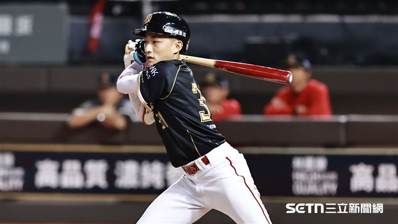 味全龍外野手郭天信。（圖／記者劉彥池攝影）