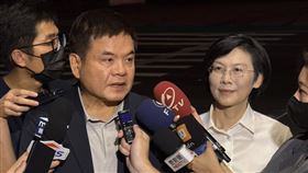 兼任民進黨主席的總統賴清德分批在官邸宴請各派系立委，林岱樺、莊瑞雄會後受訪。（圖／記者劉秀敏攝影）