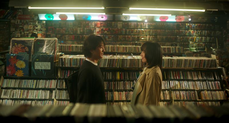 《久別重逢》由鄭伊健、蔡思韵主演。（圖／華映提供）